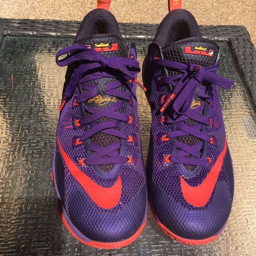 Nike Lebron shoes